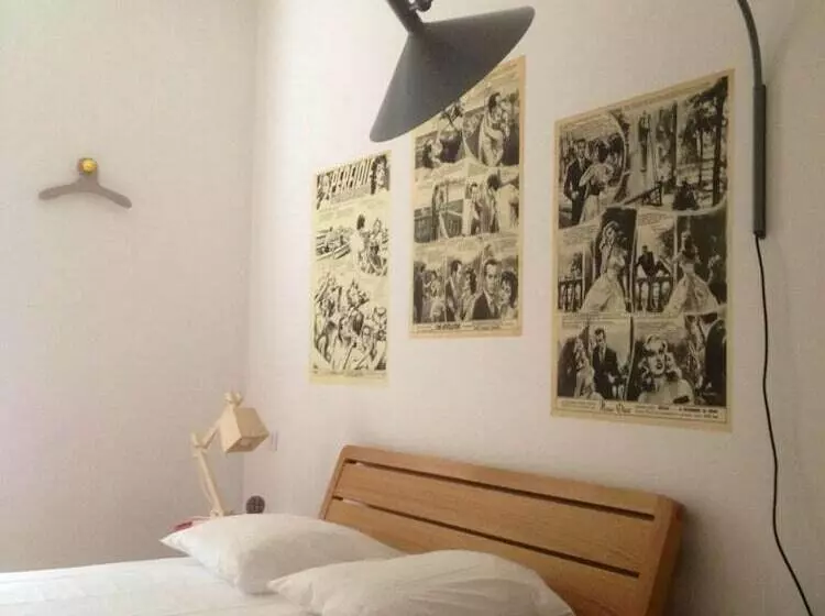 Отель De La Pinède