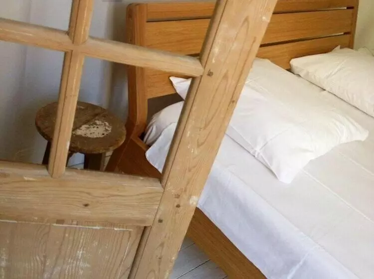 Отель De La Pinède