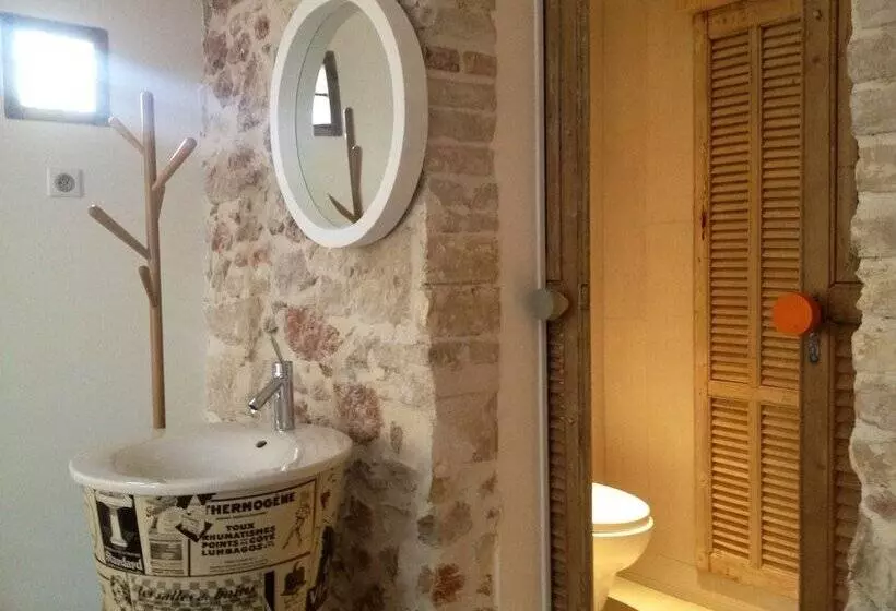 Отель De La Pinède