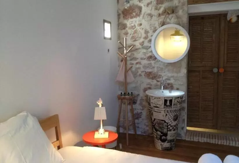 Отель De La Pinède