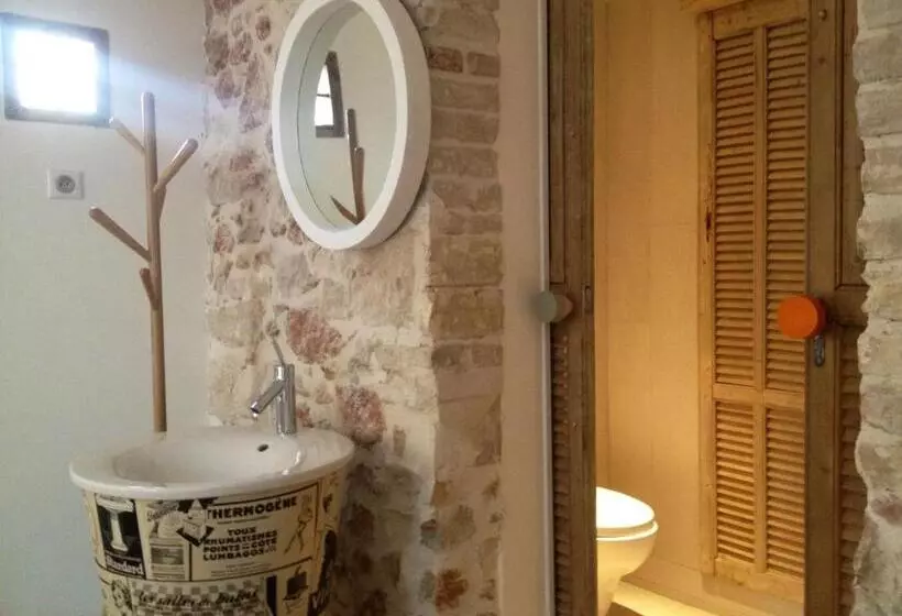 Отель De La Pinède