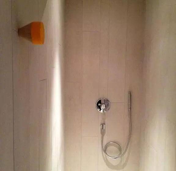 Отель De La Pinède