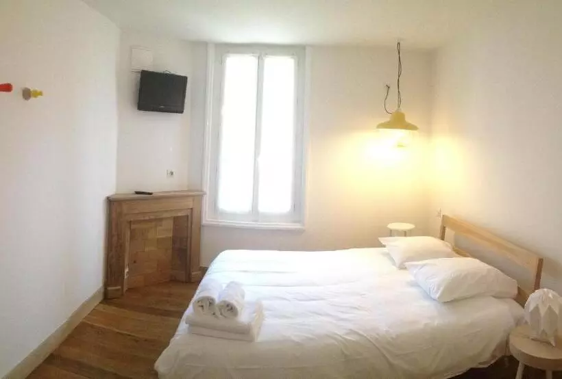 Отель De La Pinède