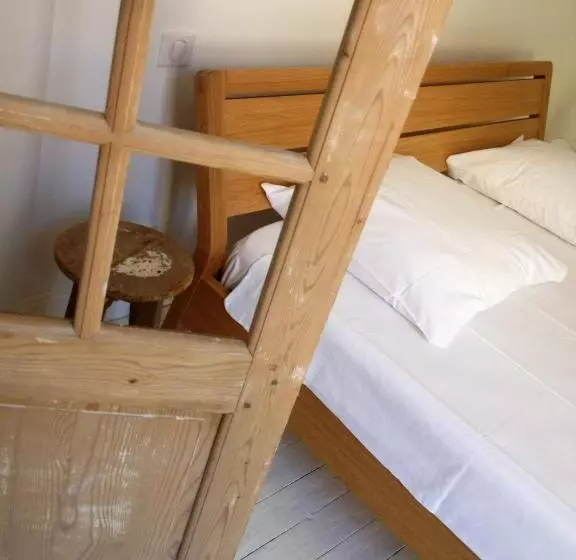 Отель De La Pinède