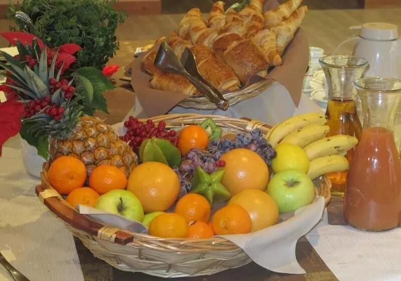 Отель Logis Lyon Est Porte De L Ain