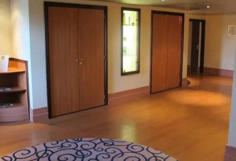 酒店 Logis Lyon Est Porte De L Ain