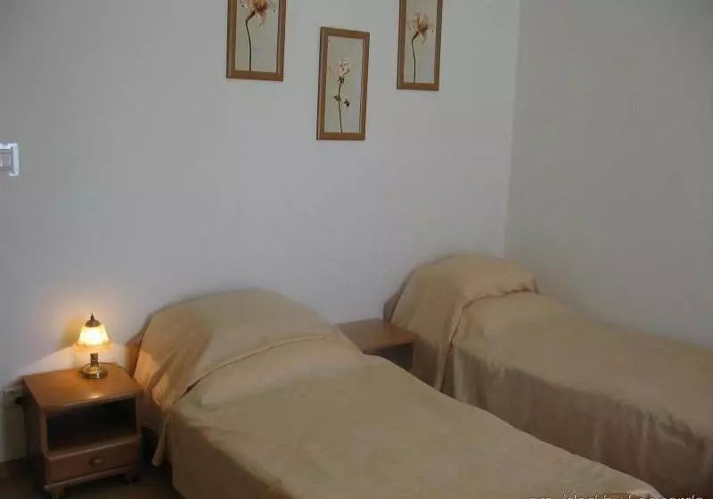 ホテル Nilpol Apartments