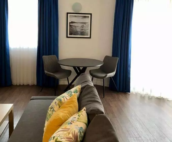 هتل Park Lane Boutique Apart