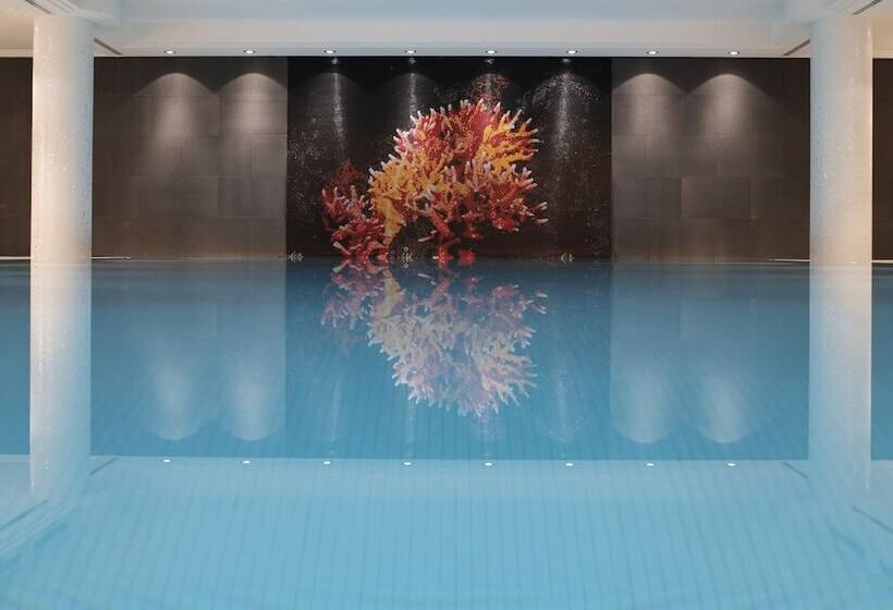 בית מלון כפרי Rocco Forte The Charles