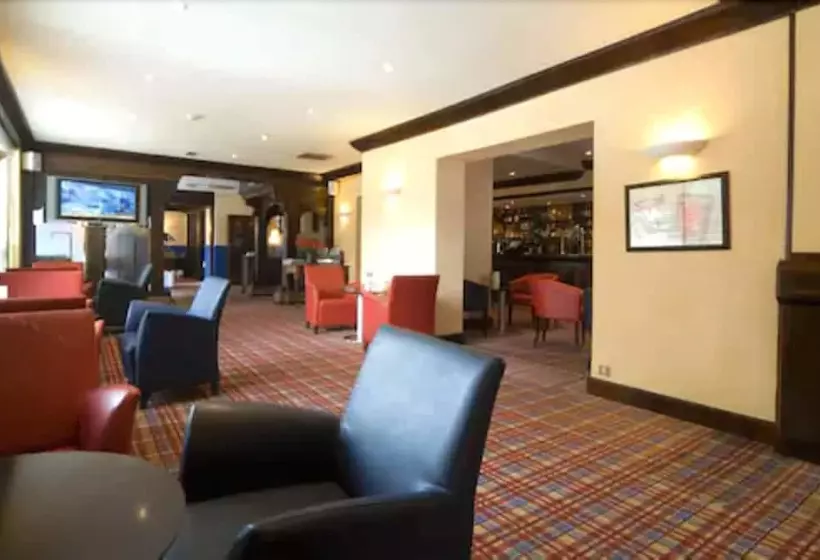 Отель The Bell Epping