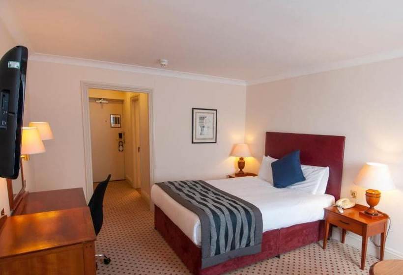 בית מלון כפרי The Bell  Epping