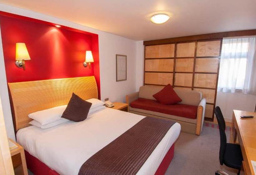 בית מלון כפרי The Bell  Epping