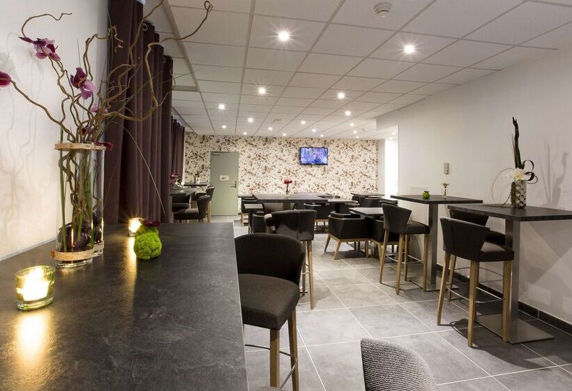 Kyriad Chambéry Centre   Hôtel Et Résidence