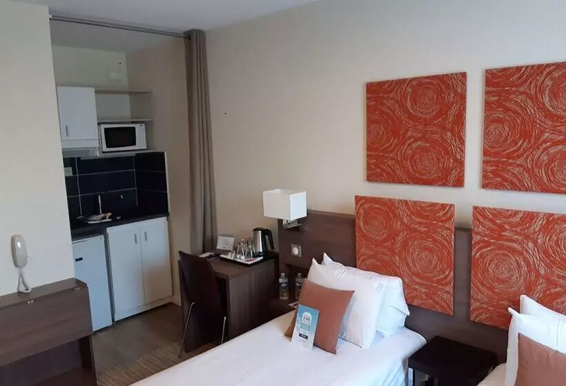 Kyriad Chambéry Centre Hôtel Et Résidence