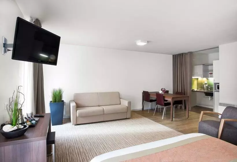 Kyriad Chambéry Centre Hôtel Et Résidence