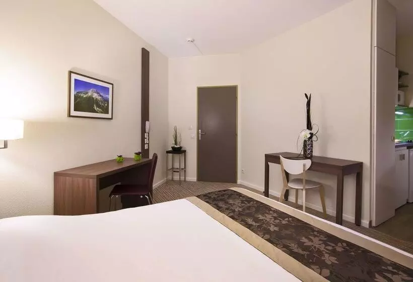 Kyriad Chambéry Centre Hôtel Et Résidence