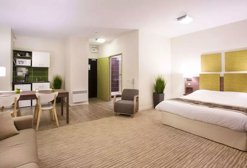 Kyriad Chambéry Centre Hôtel Et Résidence