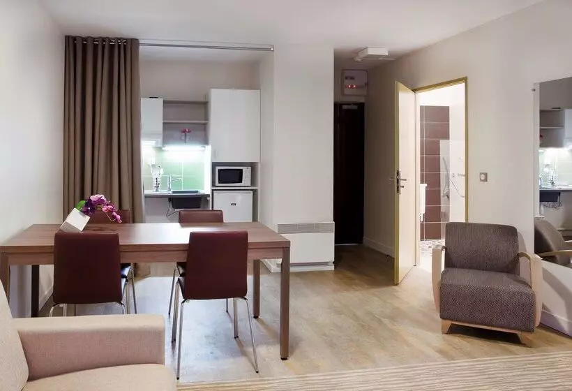 Kyriad Chambéry Centre Hôtel Et Résidence