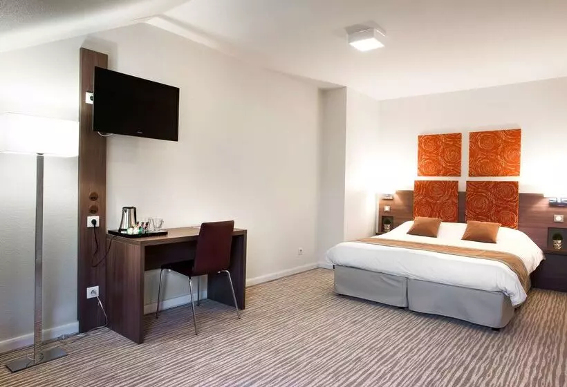 Kyriad Chambéry Centre Hôtel Et Résidence