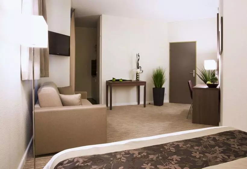 Kyriad Chambéry Centre Hôtel Et Résidence