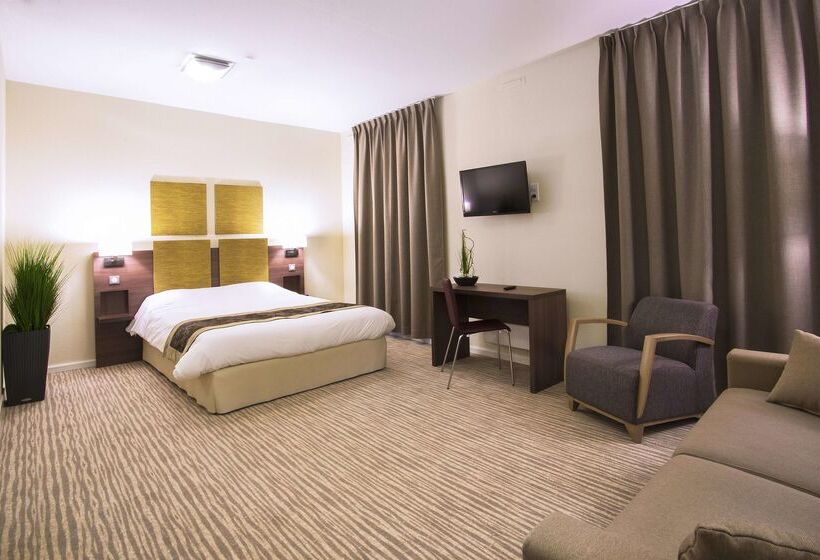 Kyriad Chambéry Centre   Hôtel Et Résidence