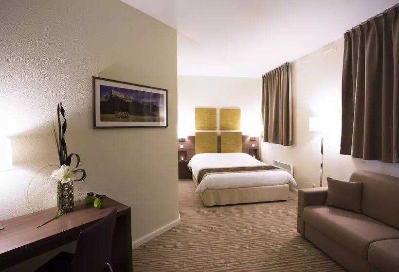 Kyriad Chambéry Centre Hôtel Et Résidence