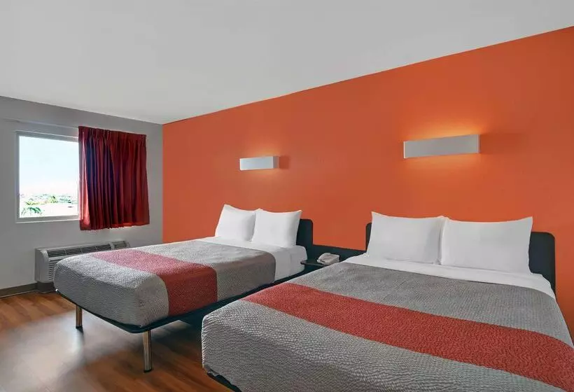 Motel 6 Cutler Bay, Fl