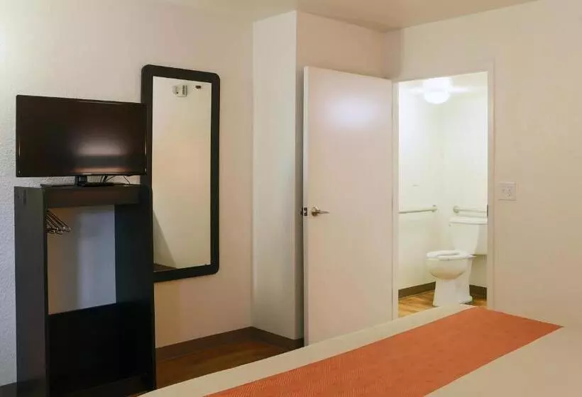 Motel 6 Cutler Bay, Fl