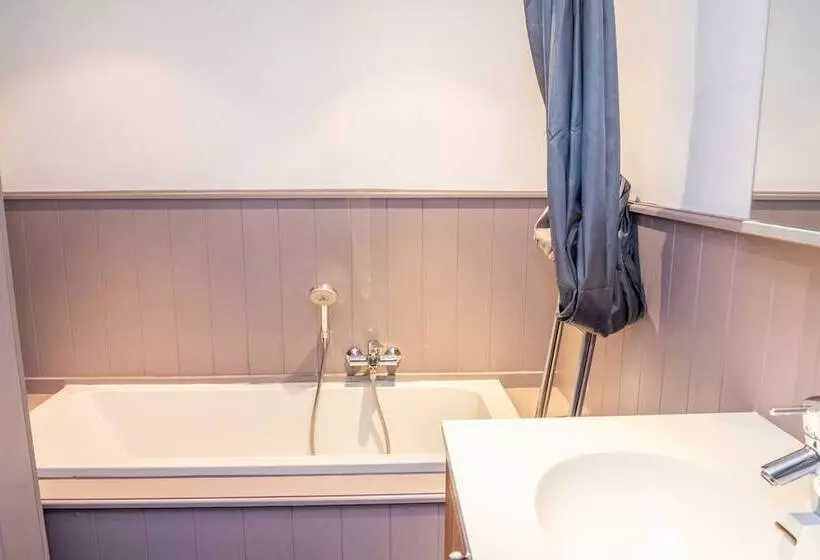 Hotelli Diane S Cottage