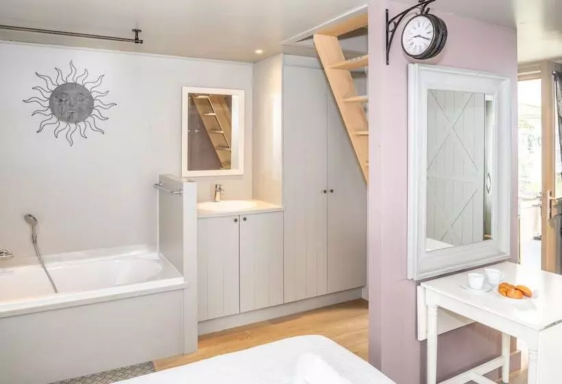 Hotelli Diane S Cottage