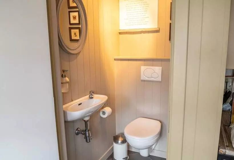 Hotelli Diane S Cottage