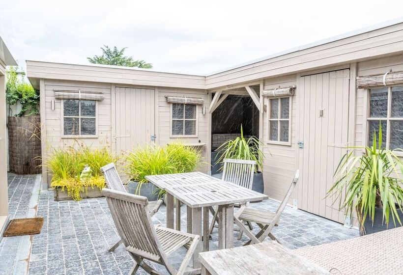 בית מלון כפרי Diane S Cottage