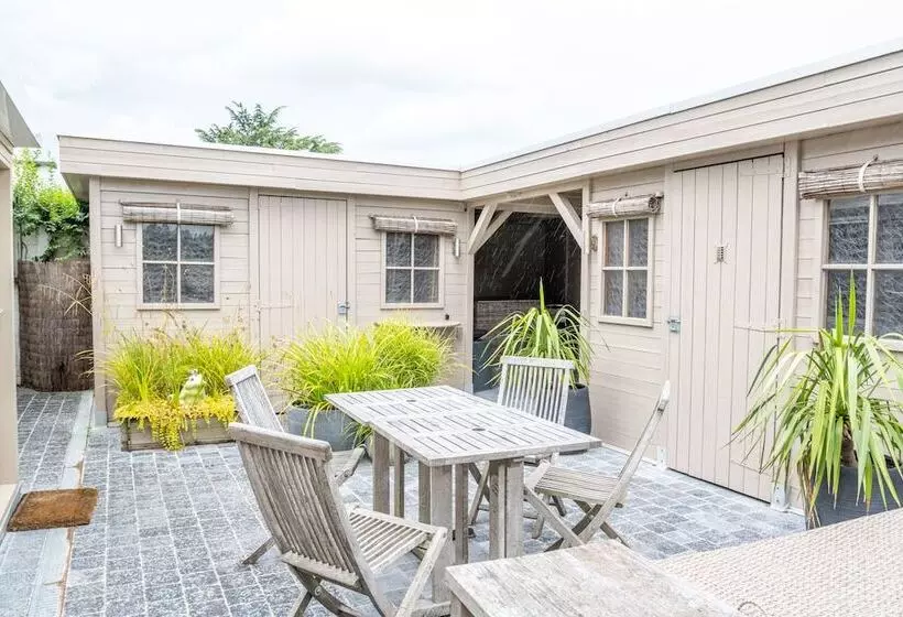 Hotelli Diane S Cottage