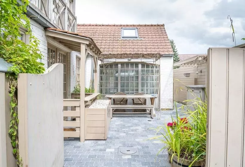 Hotelli Diane S Cottage