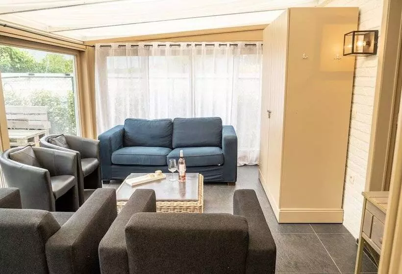 Hotelli Diane S Cottage