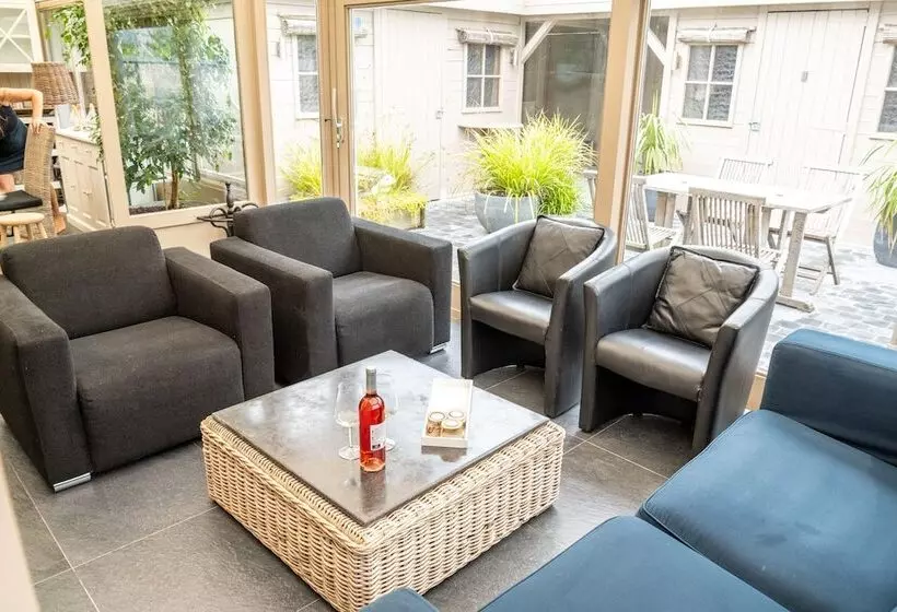 Hotelli Diane S Cottage