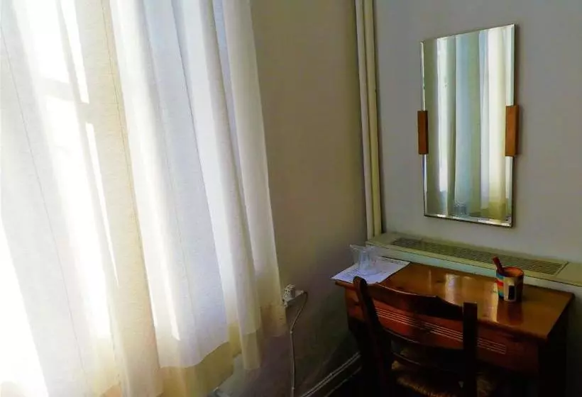 בית מלון כפרי Fivos Hostel