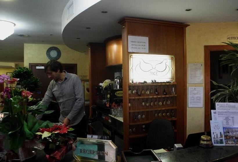 ホテル Albergo Bice