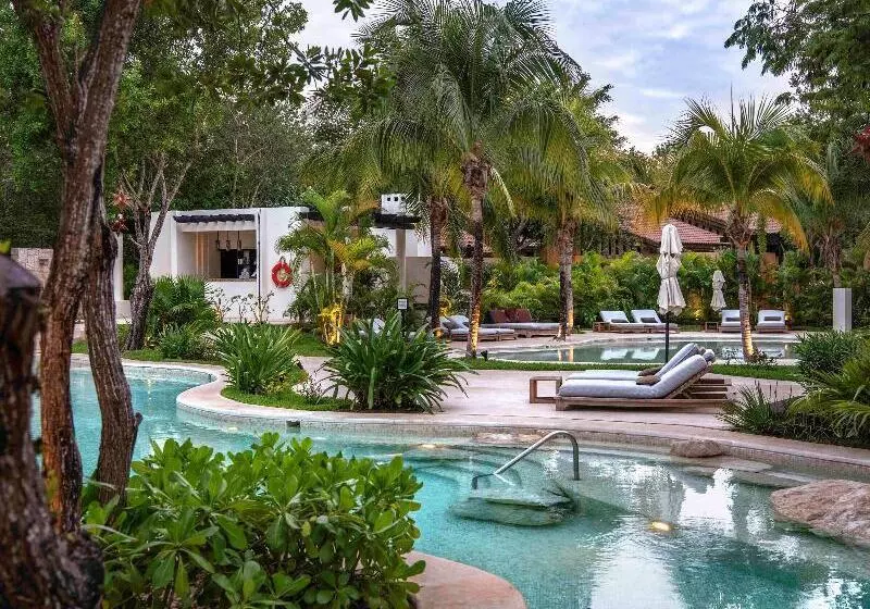 هتل Banyan Tree Mayakoba