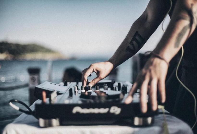 בית מלון כפרי Club Marvy