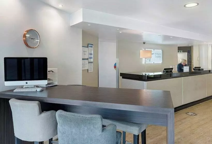 酒店 Holiday Inn Express Leigh   Sports Village, An Ihg