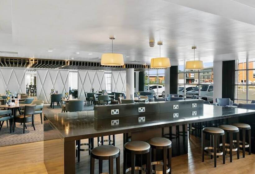 ホテル Holiday Inn Express Leigh   Sports Village, An Ihg