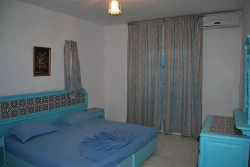 هتل La Corniche Guest House