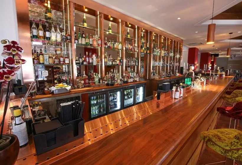 בית מלון כפרי Royal Exeter