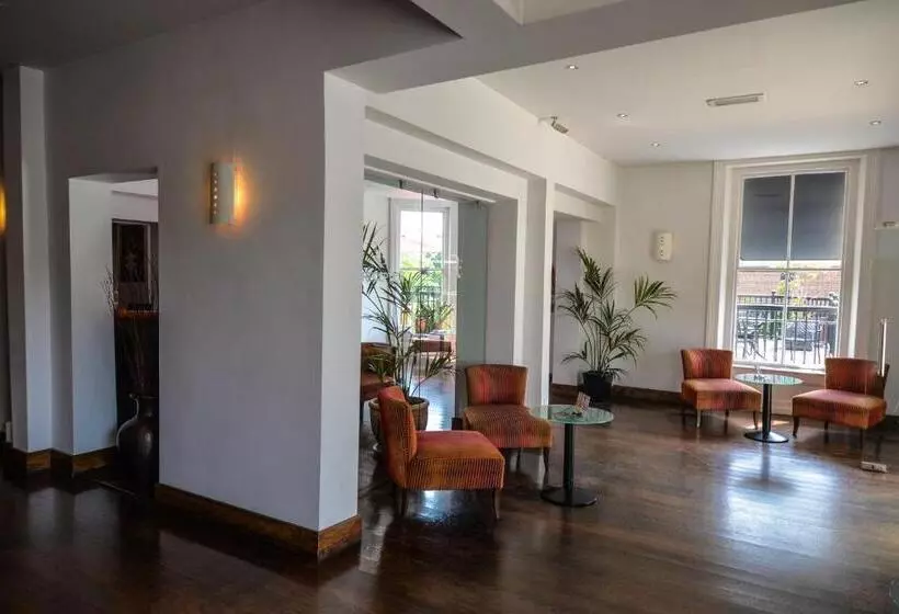 בית מלון כפרי Royal Exeter