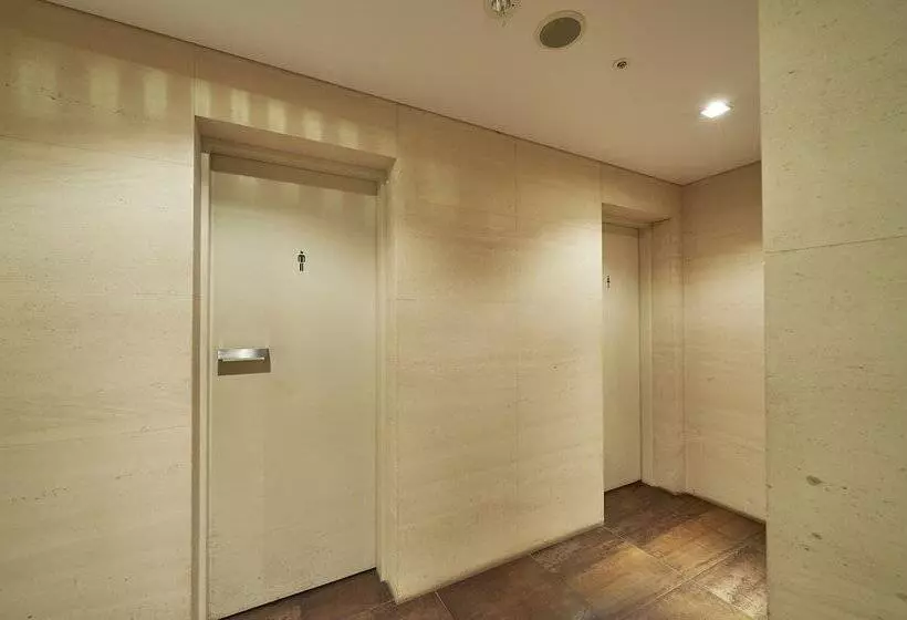 Отель Sotetsu Fresa Inn Higashi Shinjuku