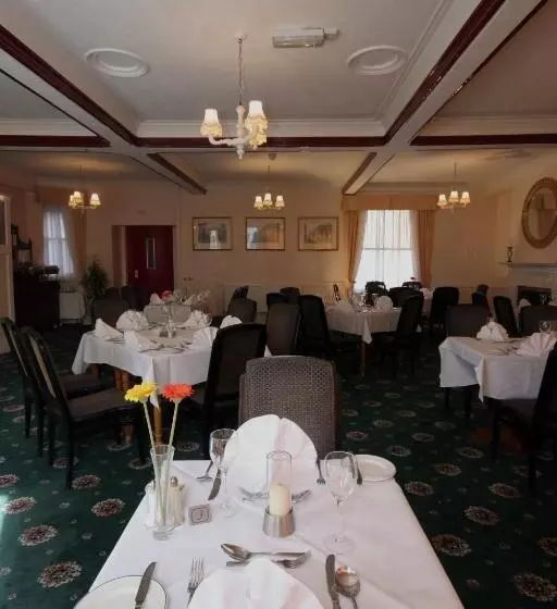 Отель The Broadway