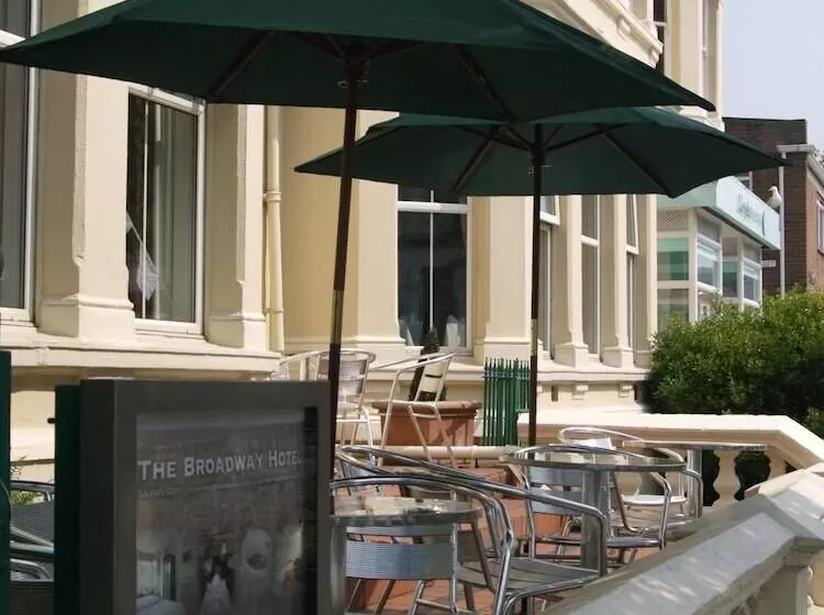 Отель The Broadway