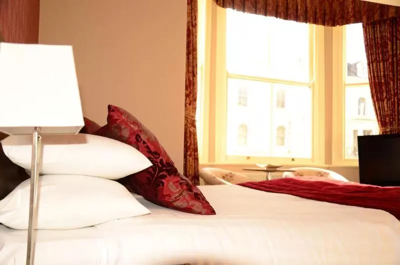 Отель The Broadway