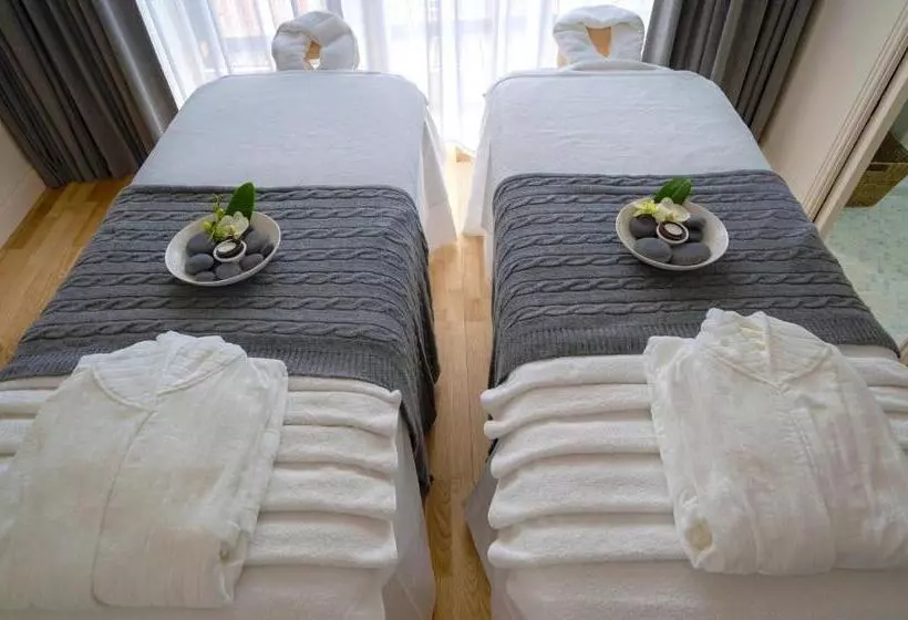 فندق The Roseate Reading